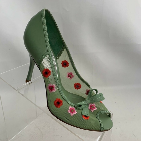 New BCBG Docre mesh floral embroidery pump 6M - Picture 3 of 8